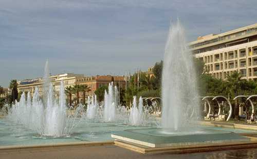  Nice photo nice08B.jpg (17 k)